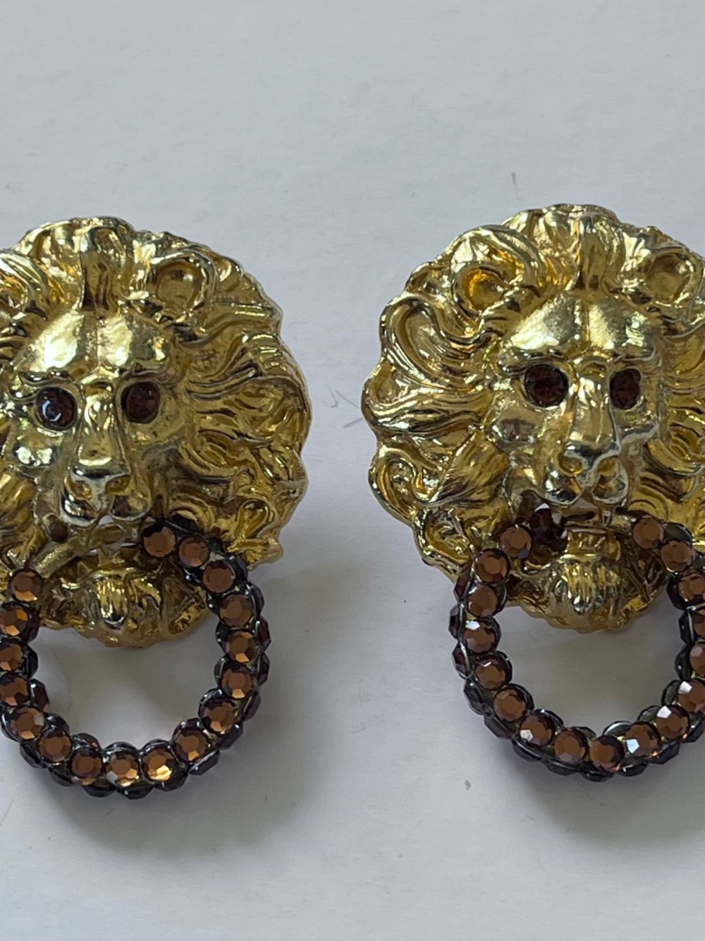 VINTAGE Lions Head Doorknocker Gold Tone Topaz Clipback Earrings